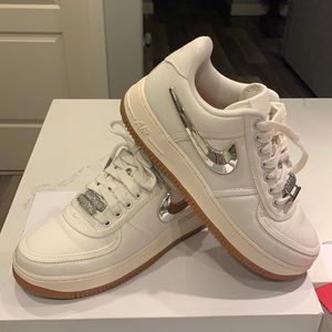Nike Air Force 1 - Travis Scott